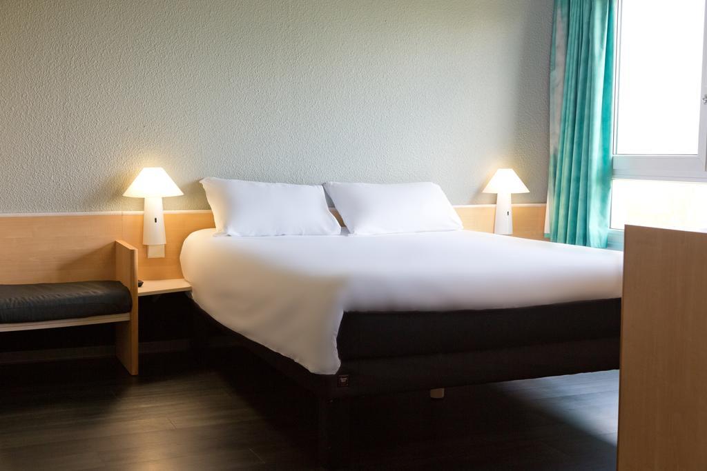 Ibis Saint Dizier Hotel Room photo