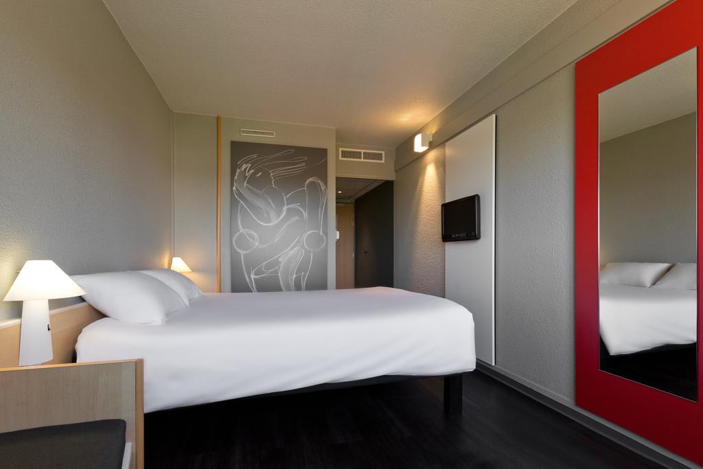 Ibis Saint Dizier Hotel Room photo